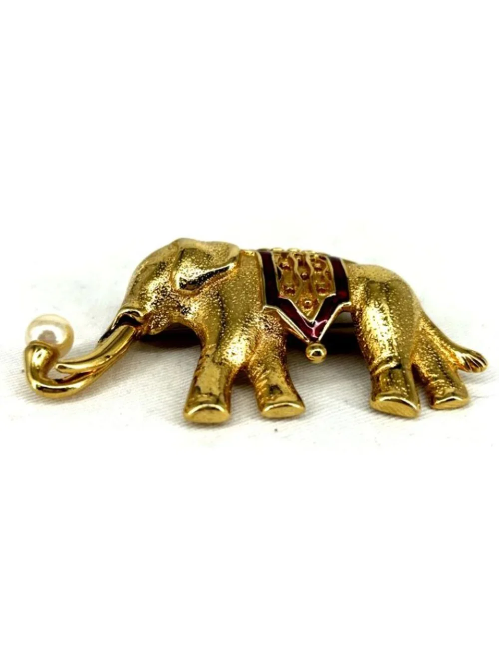 Monet Elephant Brooch Gold tone Enamel Faux Pearl 3